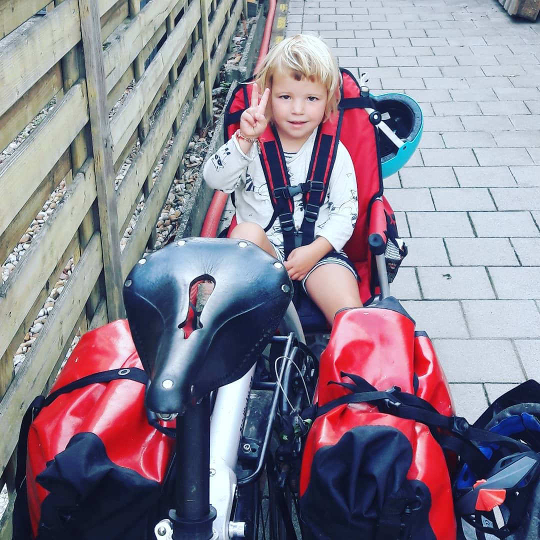 Weehoo aanhangfiets met kind — foto 3